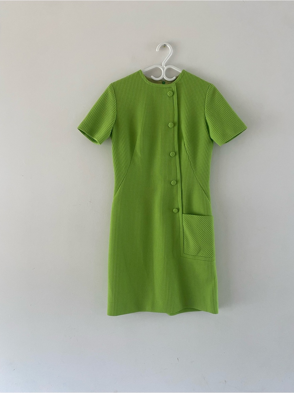 Green Short-Sleeve Shift Dress with Pocket